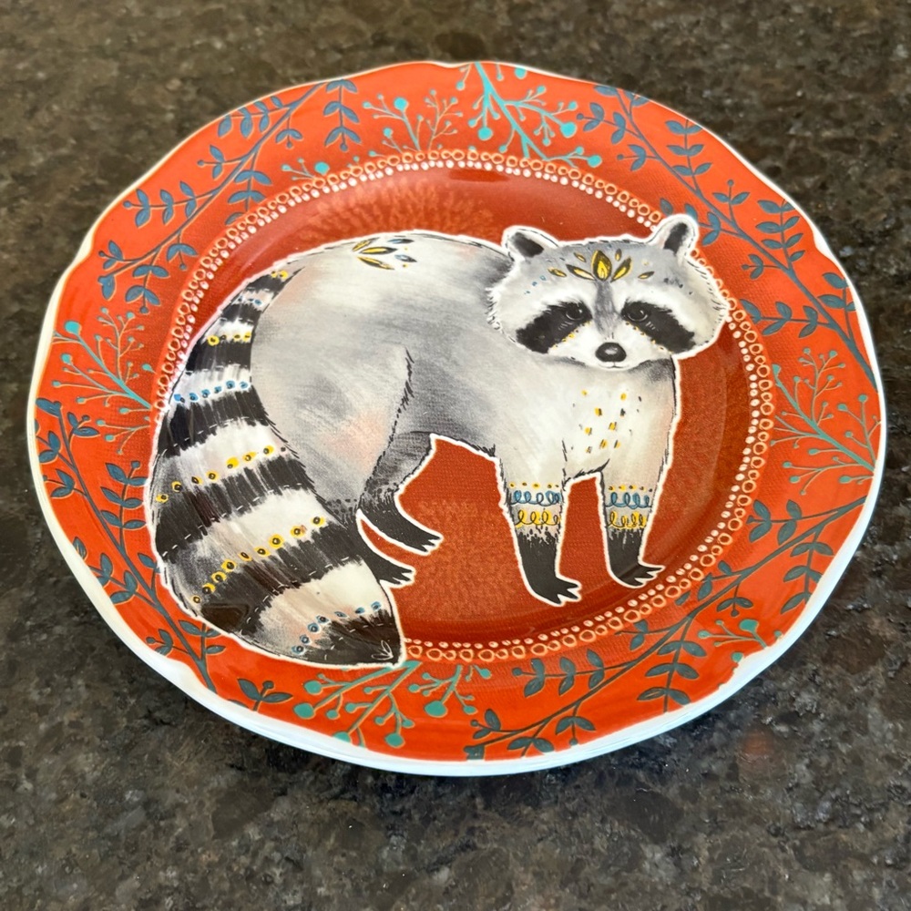 Pier 1 Autumn Splendor Critters Plate Raccoon